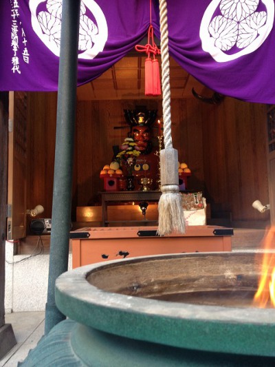 正月15、16日と、7月15、16日に開帳される閻魔堂。縁日の賑わいは江戸から続いています。