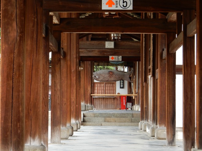 京都萬福寺の大きな木魚