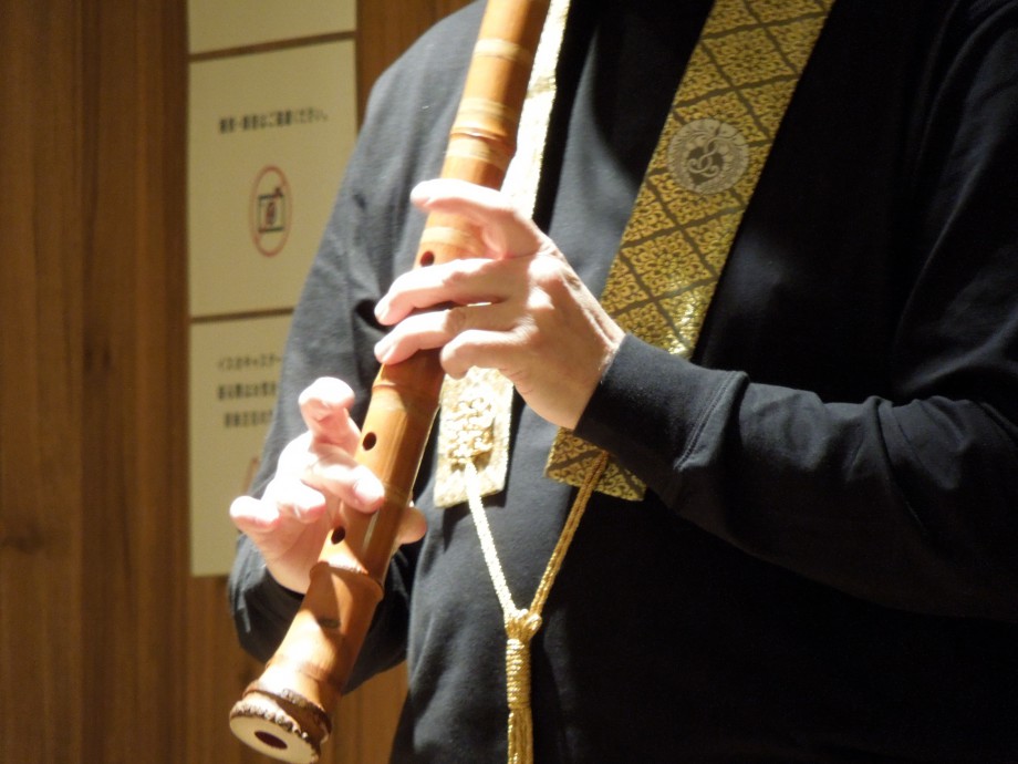 ドイツ人仏教徒が奏でる尺八バッハ