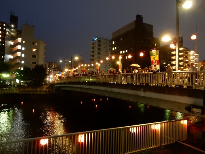 ともし火と雨｜深川・川せがき