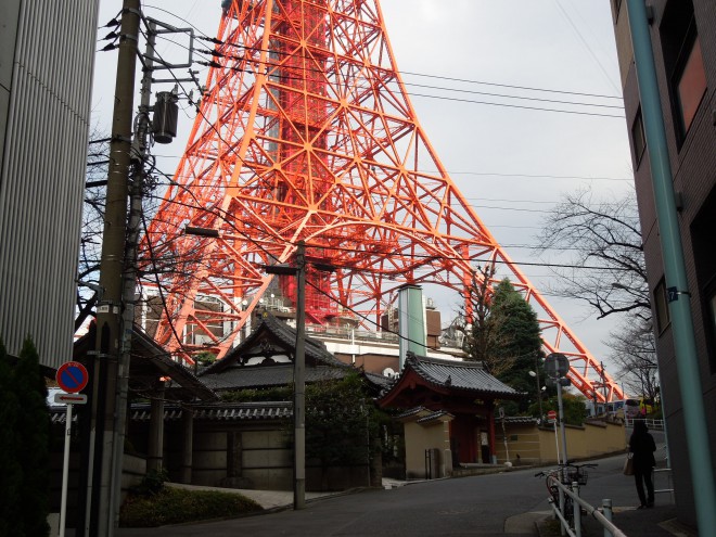 東京タワーの下には